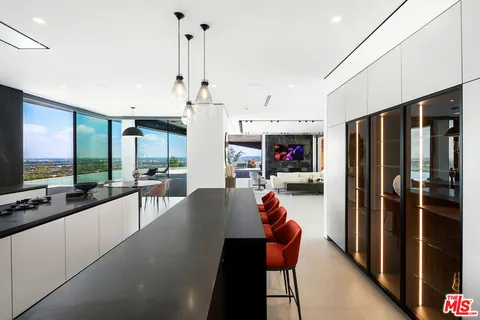 $23,500,000 | 8116 Laurel View Drive, Los Angeles, CA 90069