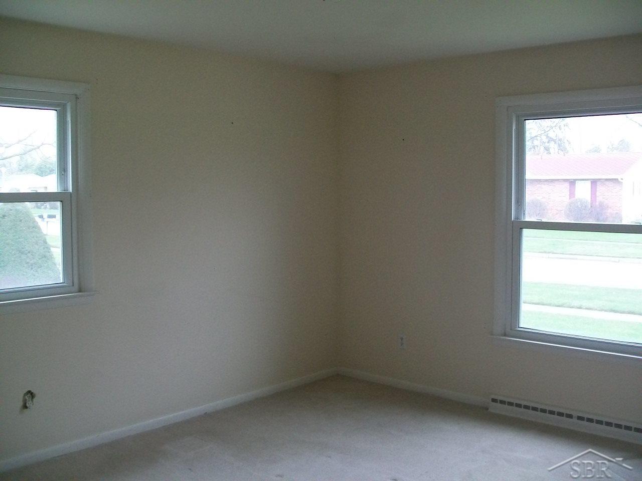 3246 Toth Road Saginaw, MI 48601 - Photo 8 of 11 31288519-7.JPG