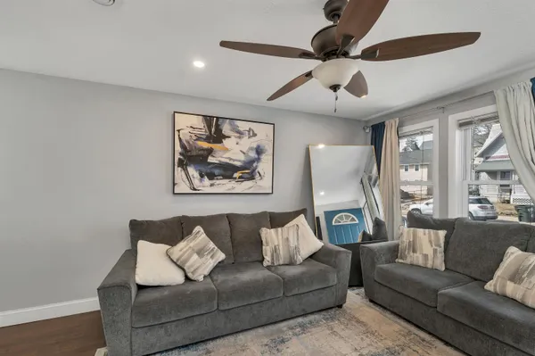 $565,000 | 479 Lake Avenue, Manchester, NH 03103
