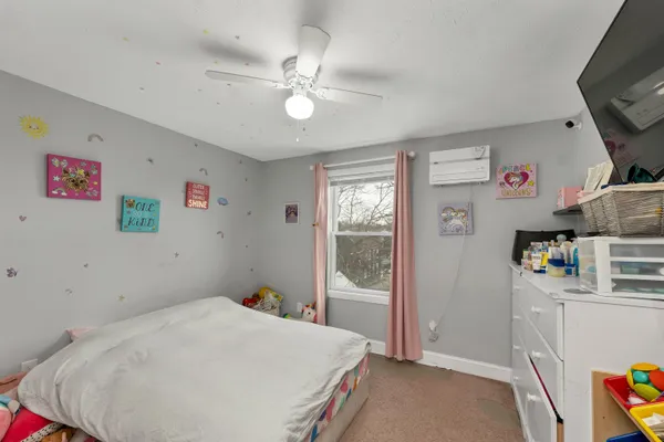 $565,000 | 479 Lake Avenue, Manchester, NH 03103