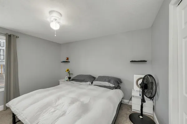 $565,000 | 479 Lake Avenue, Manchester, NH 03103