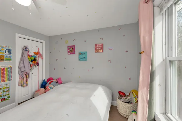 $565,000 | 479 Lake Avenue, Manchester, NH 03103