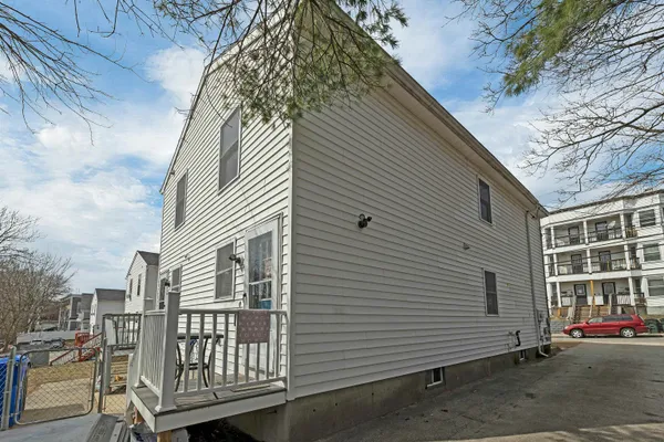 $565,000 | 479 Lake Avenue, Manchester, NH 03103