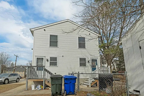 $565,000 | 479 Lake Avenue, Manchester, NH 03103
