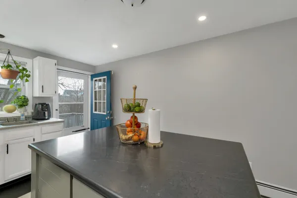 $565,000 | 479 Lake Avenue, Manchester, NH 03103