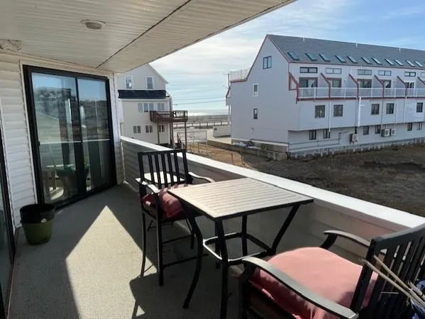 $449,000 | 567 Ocean Boulevard, Unit 107, Hampton, NH 03842
