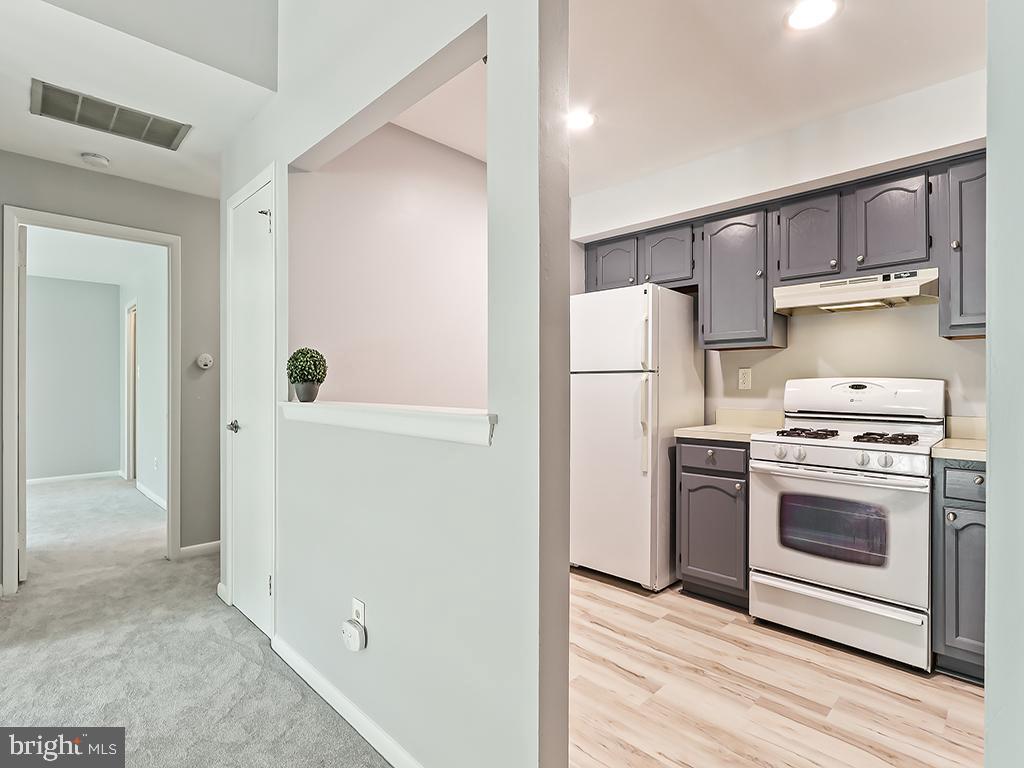 303 Trinity Court, Unit 11 Princeton, NJ 08540 - Photo 12 of 37