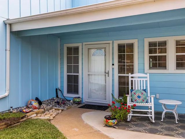 $385,000 | 676 Harbor Drive, Azle, TX 76020