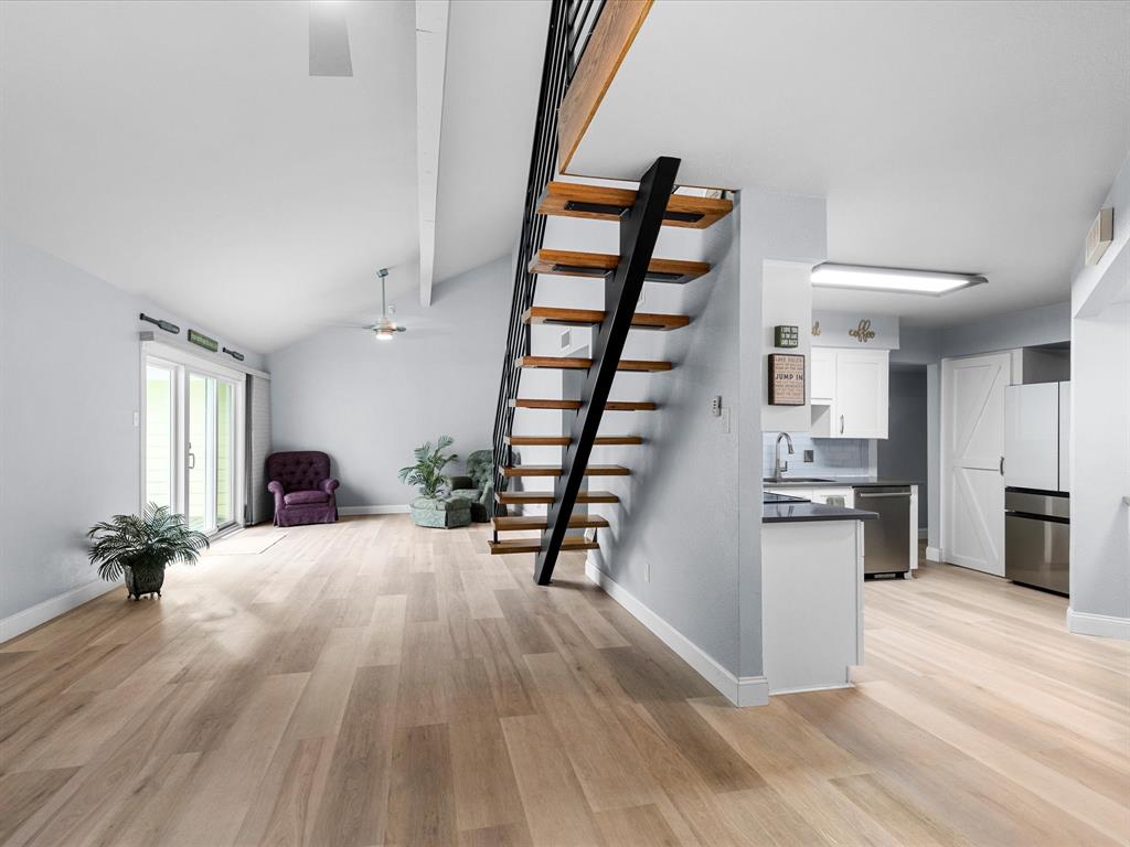 676 Harbor Drive Azle, TX 76020 - Photo 5 of 25