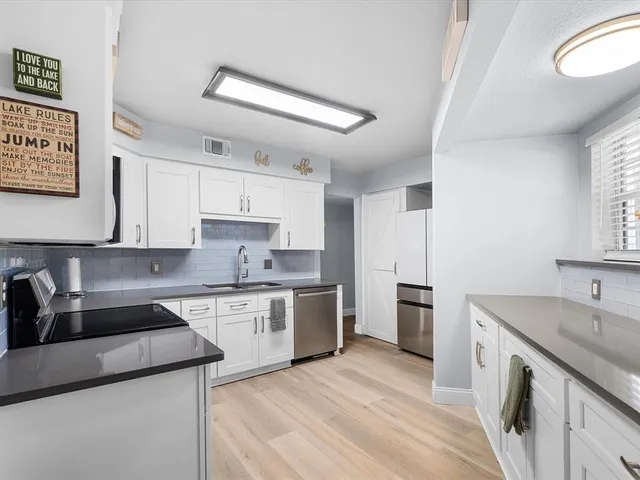 $385,000 | 676 Harbor Drive, Azle, TX 76020