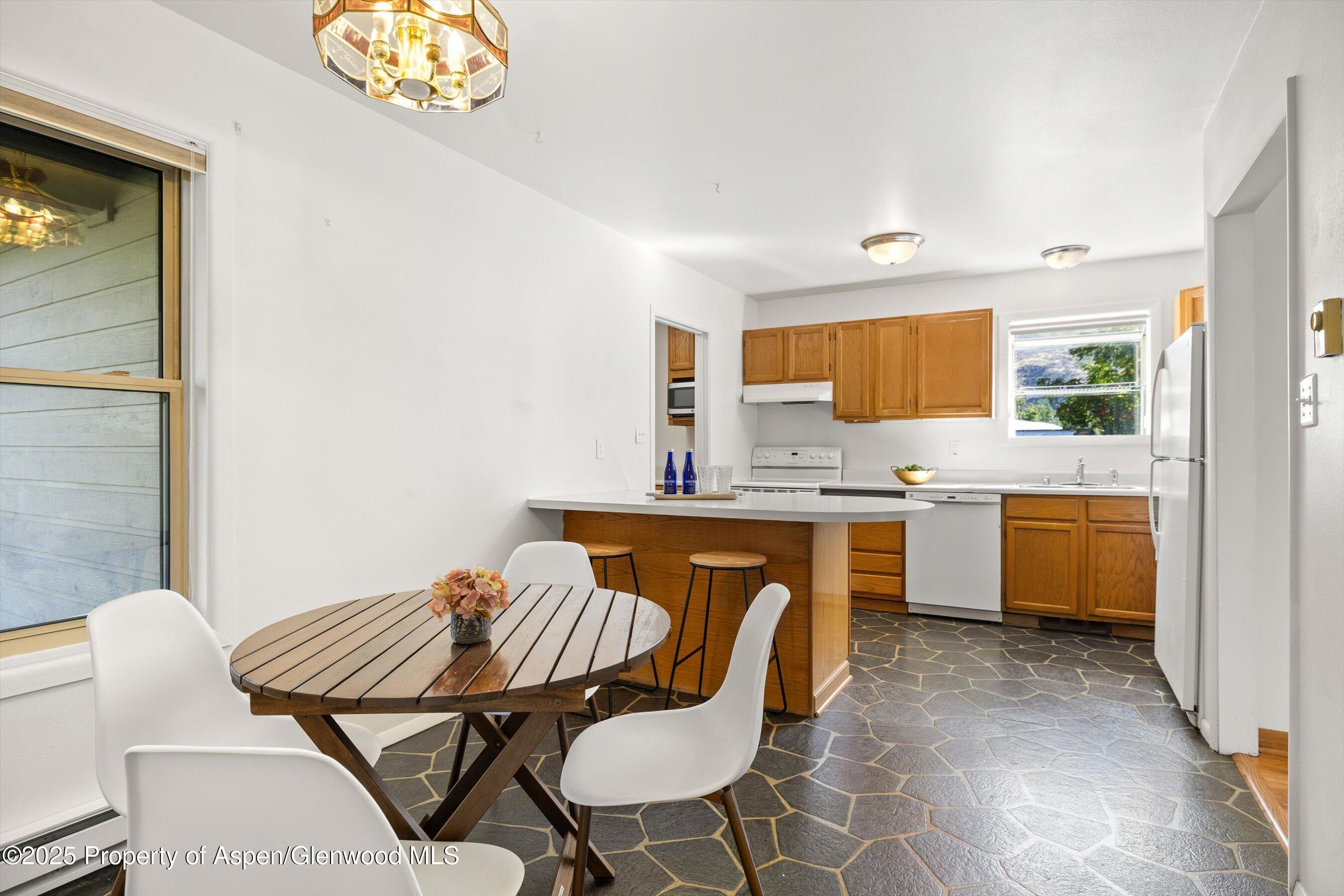 128 Hopi Carbondale, CO 81623 - Photo 18 of 43 Dining and kitchen