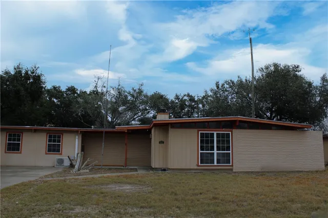 $199,000 | 722 Santa Anita Drive, Kingsville, TX 78363