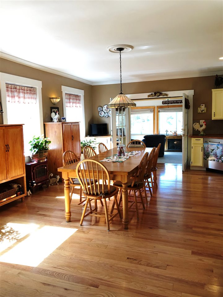 44 Jefferson Road Whitefield, NH 03598 - Photo 4 of 33