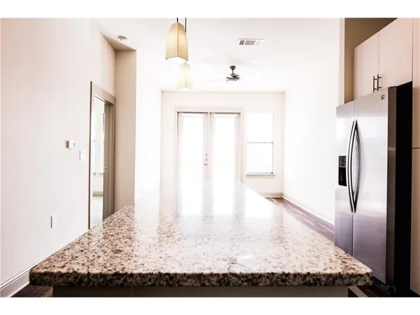 $1,399 | 2901 West 5th Street, Unit 311, Fort Worth, TX 76107