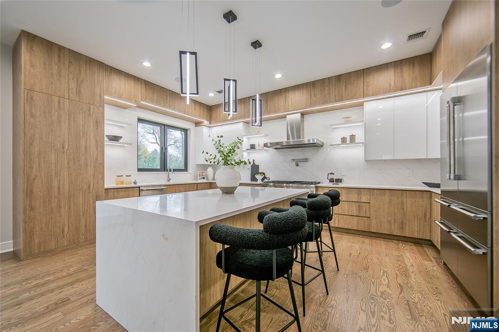 121 Circle Drive Paramus, NJ 07652 - Photo 15 of 50