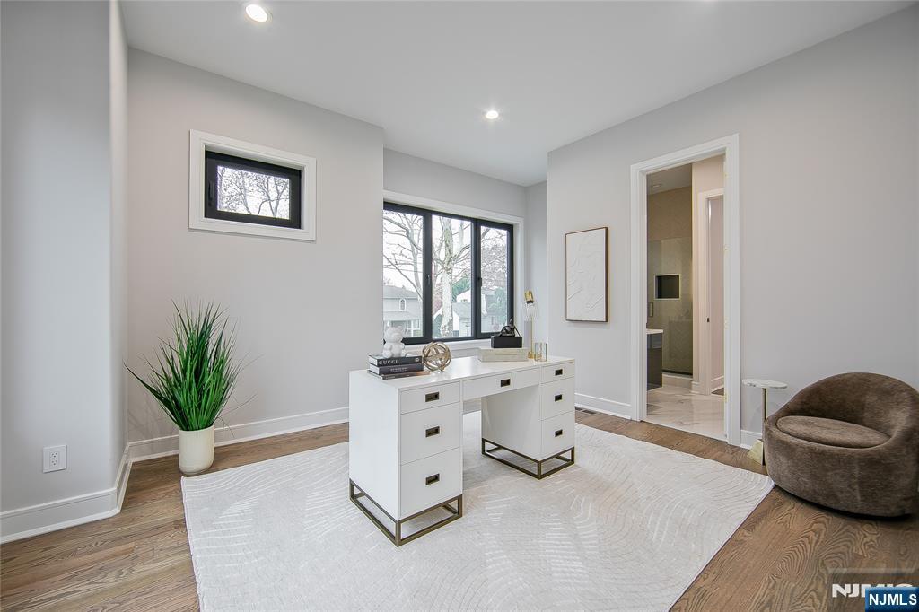 121 Circle Drive Paramus, NJ 07652 - Photo 20 of 50