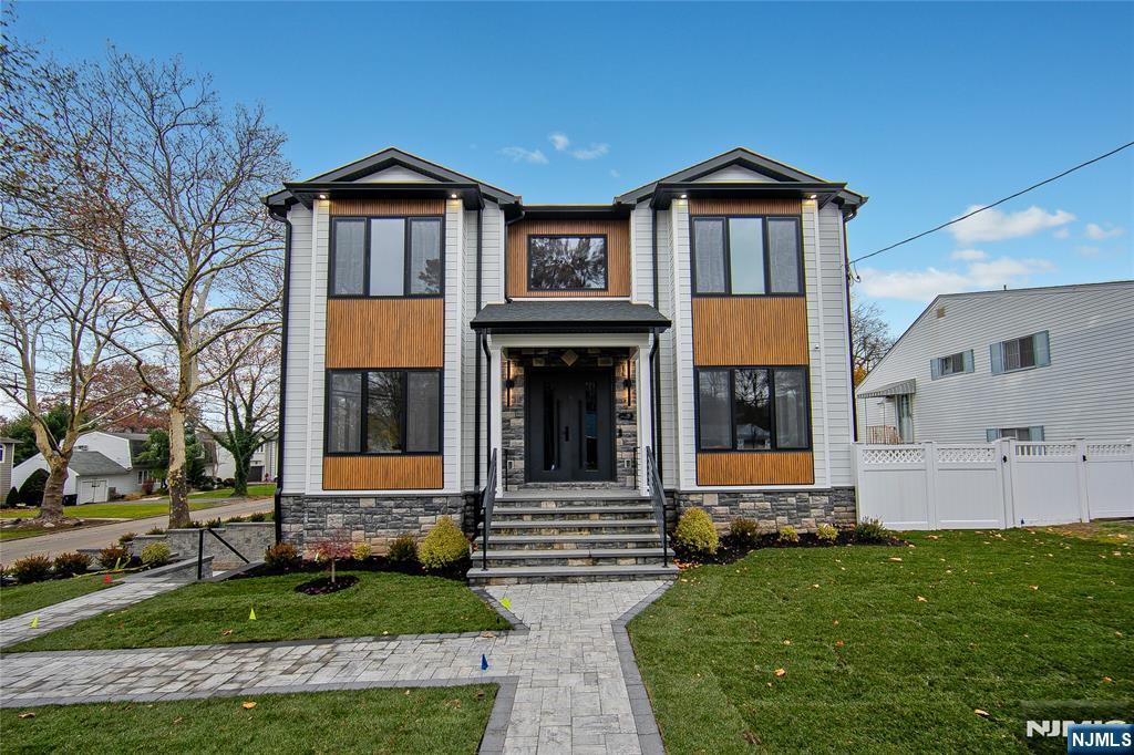 121 Circle Drive Paramus, NJ 07652 - Photo 2 of 50