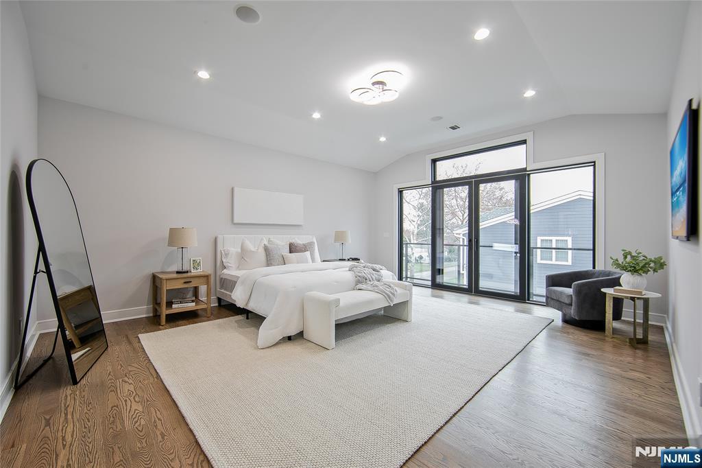 121 Circle Drive Paramus, NJ 07652 - Photo 24 of 50