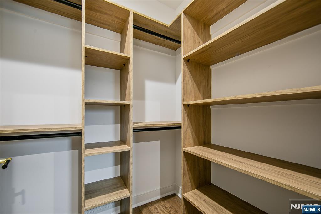 121 Circle Drive Paramus, NJ 07652 - Photo 30 of 50