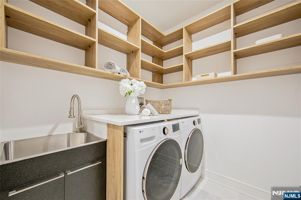 121 Circle Drive Paramus, NJ 07652 - Photo 38 of 50