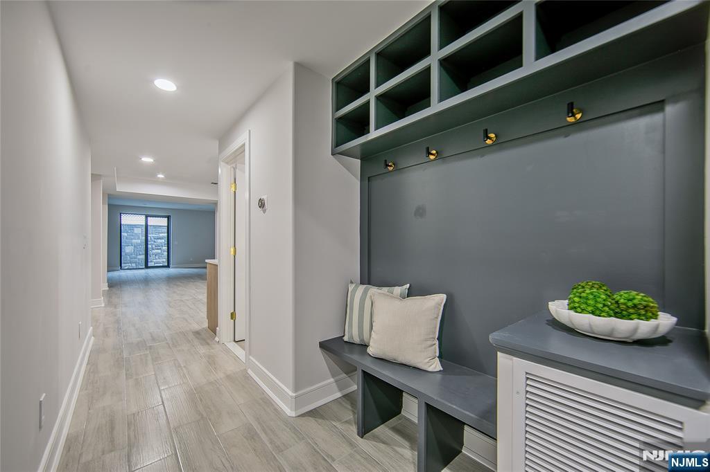 121 Circle Drive Paramus, NJ 07652 - Photo 39 of 50