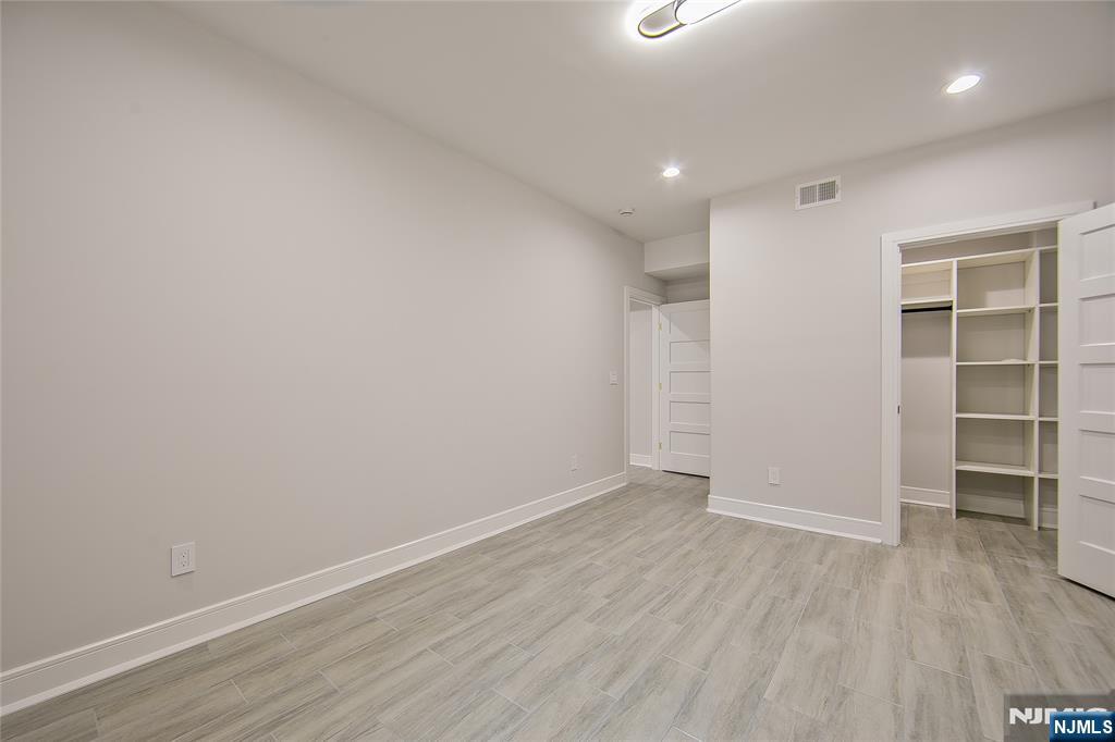 121 Circle Drive Paramus, NJ 07652 - Photo 43 of 50