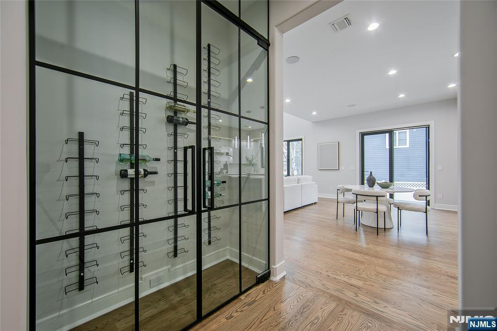 121 Circle Drive Paramus, NJ 07652 - Photo 10 of 50