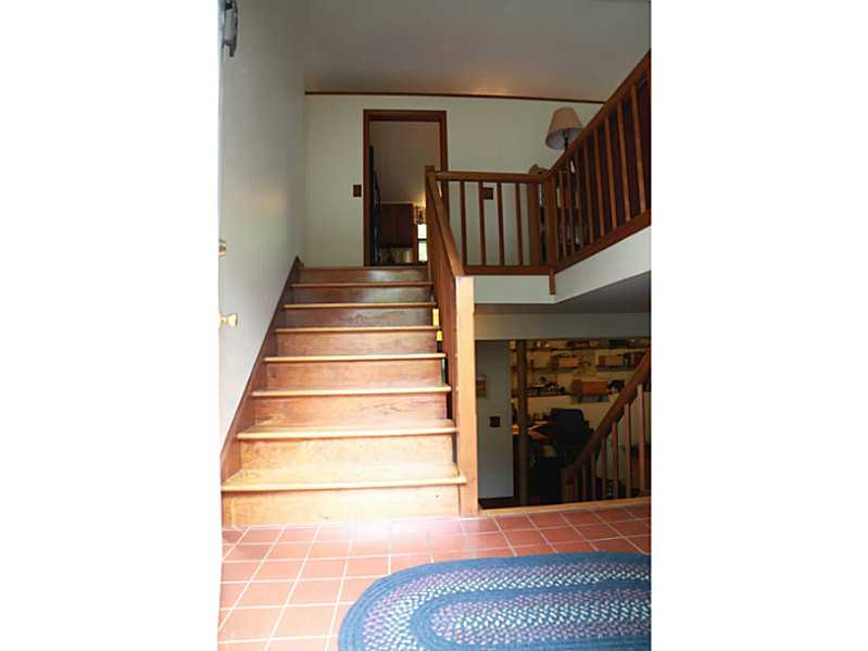 60 North Cobble Hill Road Warwick, RI 02886 - Photo 15 of 20 Other. entry landing