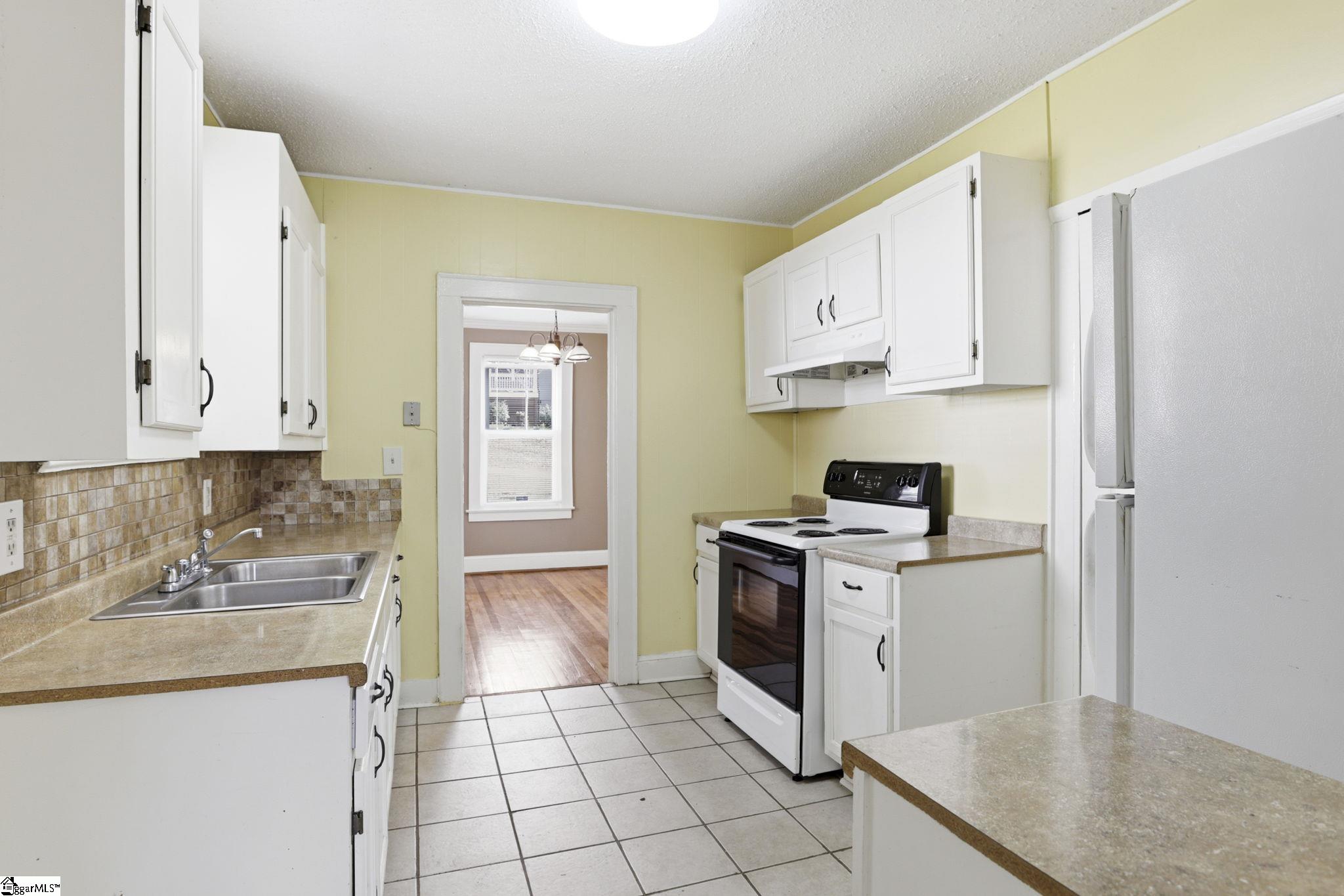 211 Lowndes Hill Road Greenville, SC 29607 - Photo 13 of 23 Gallery Image 13