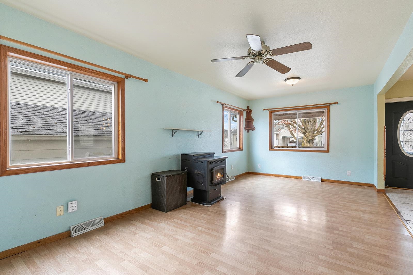 1719 21st Street Two Rivers, WI 54241 - Photo 3 of 35