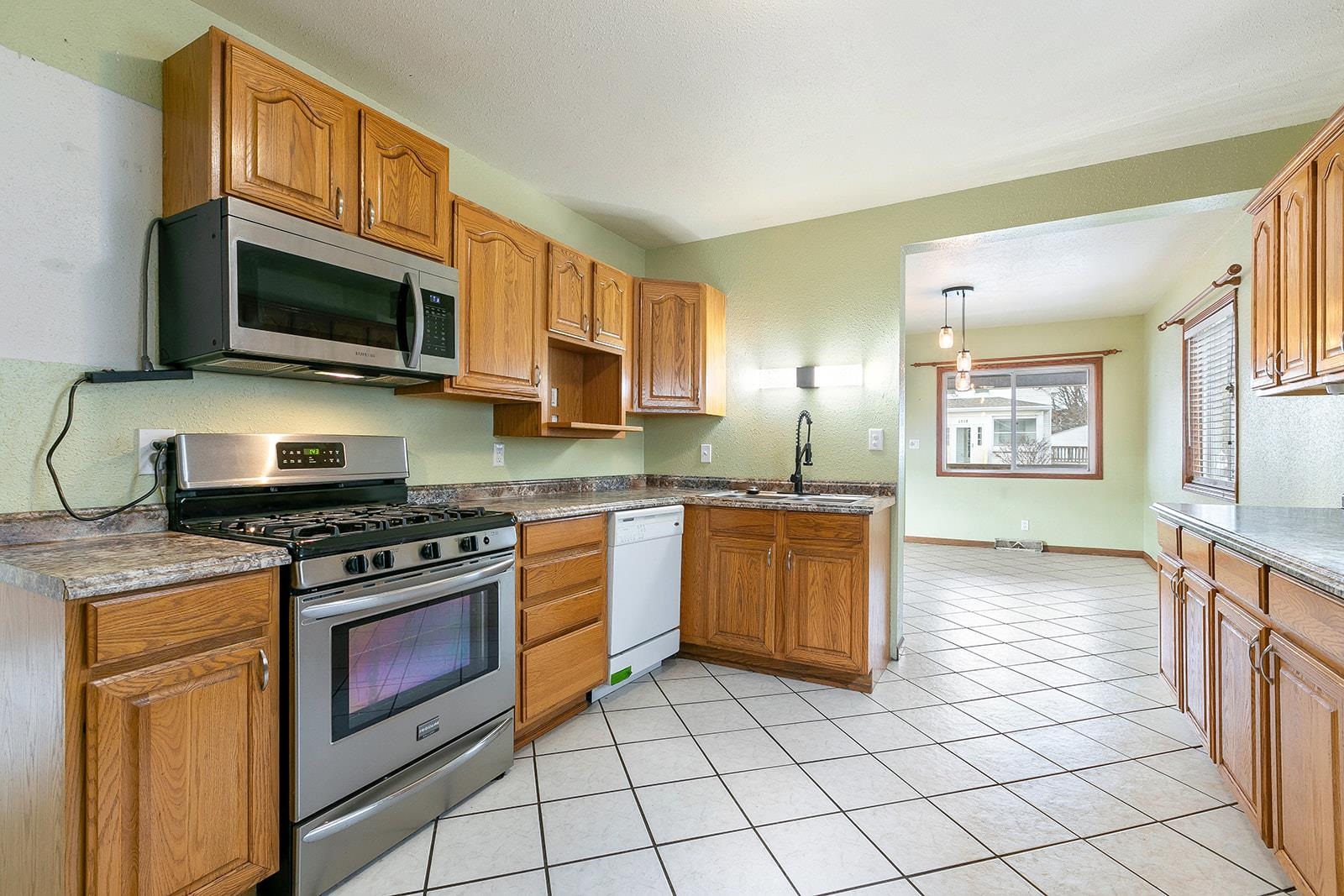 1719 21st Street Two Rivers, WI 54241 - Photo 10 of 35