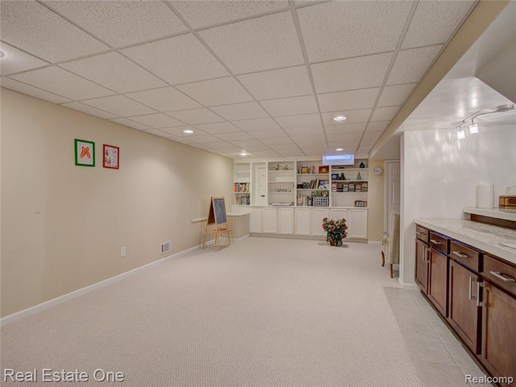 708 Enchantment Drive Rochester, MI 48307 - Photo 34 of 39 DSC00321_2_3.jpg