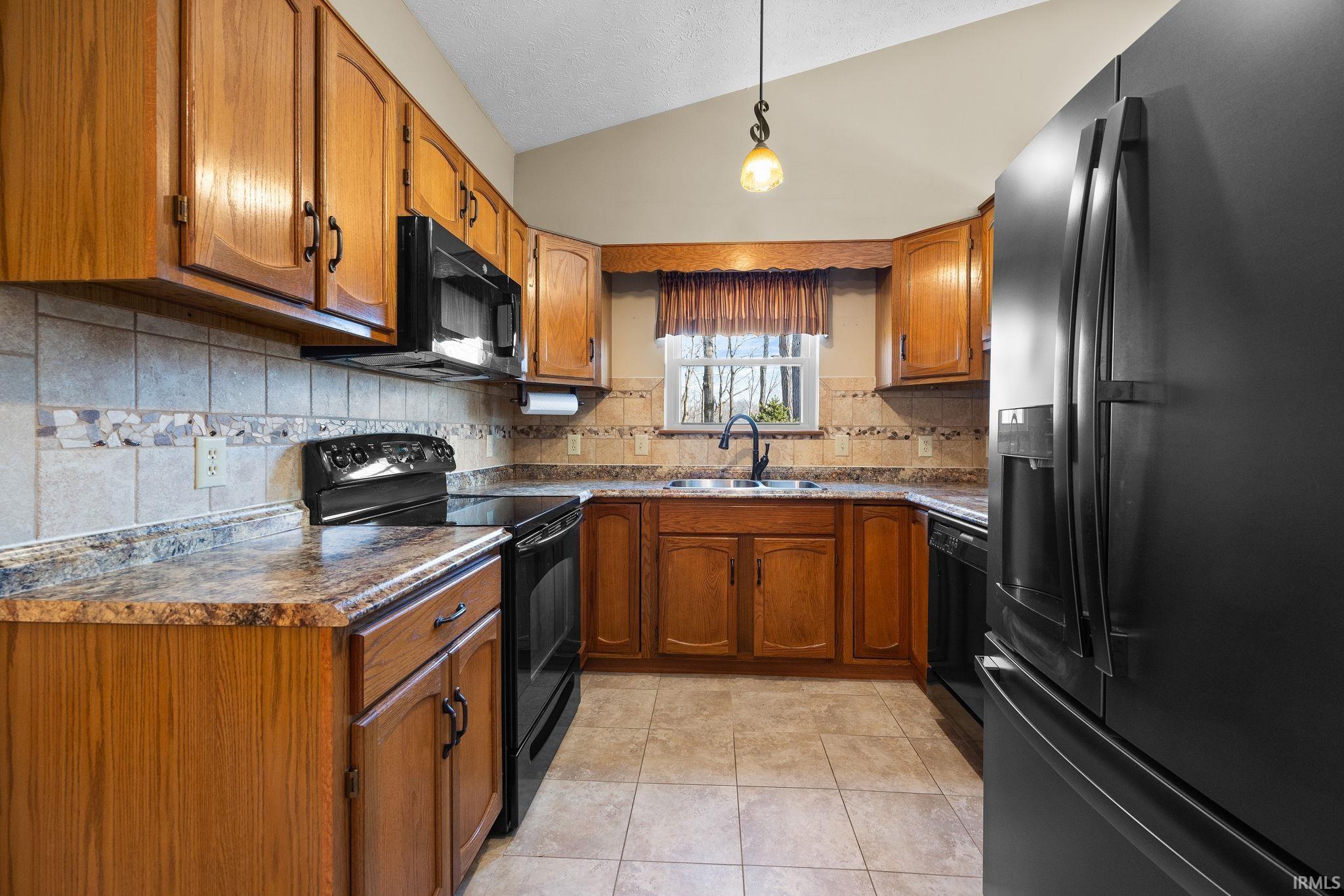 3581 Creek Ridge Lafayette, IN 47905 - Photo 2 of 28