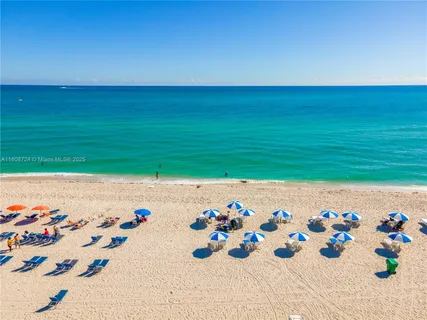 $1,695,000 | 3801 Collins Avenue, Unit 505, Miami Beach, FL 33140