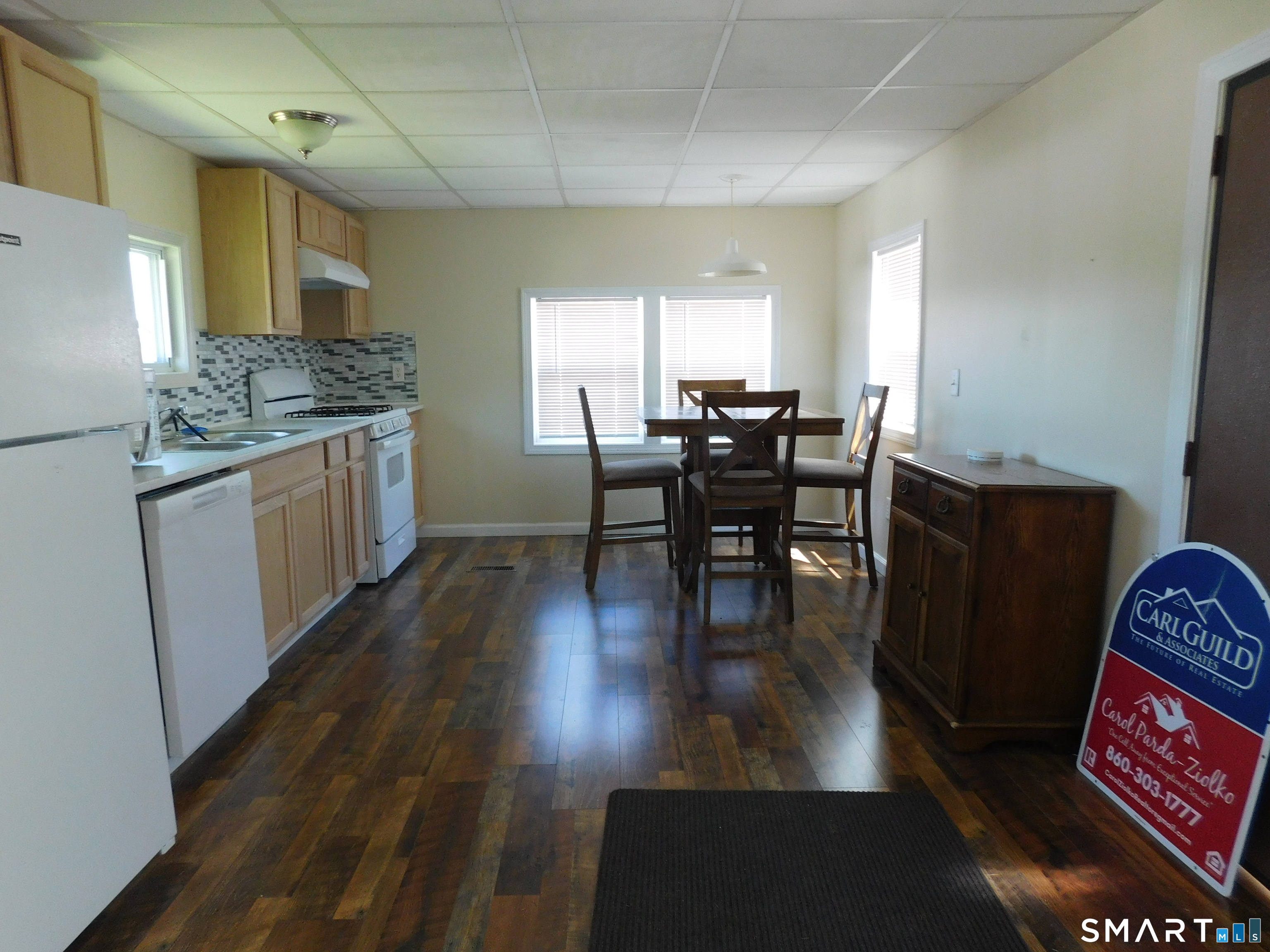 24 E Street Groton, CT 06340 - Photo 3 of 11