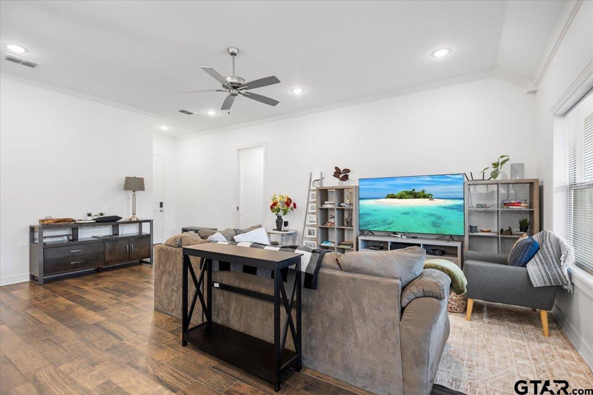 114 Rose Row Lane Winona, TX 75792 - Photo 7 of 32