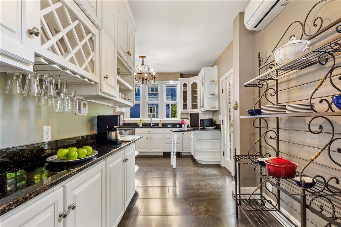 60 Division Street Newport, RI 02840 - Photo 11 of 44