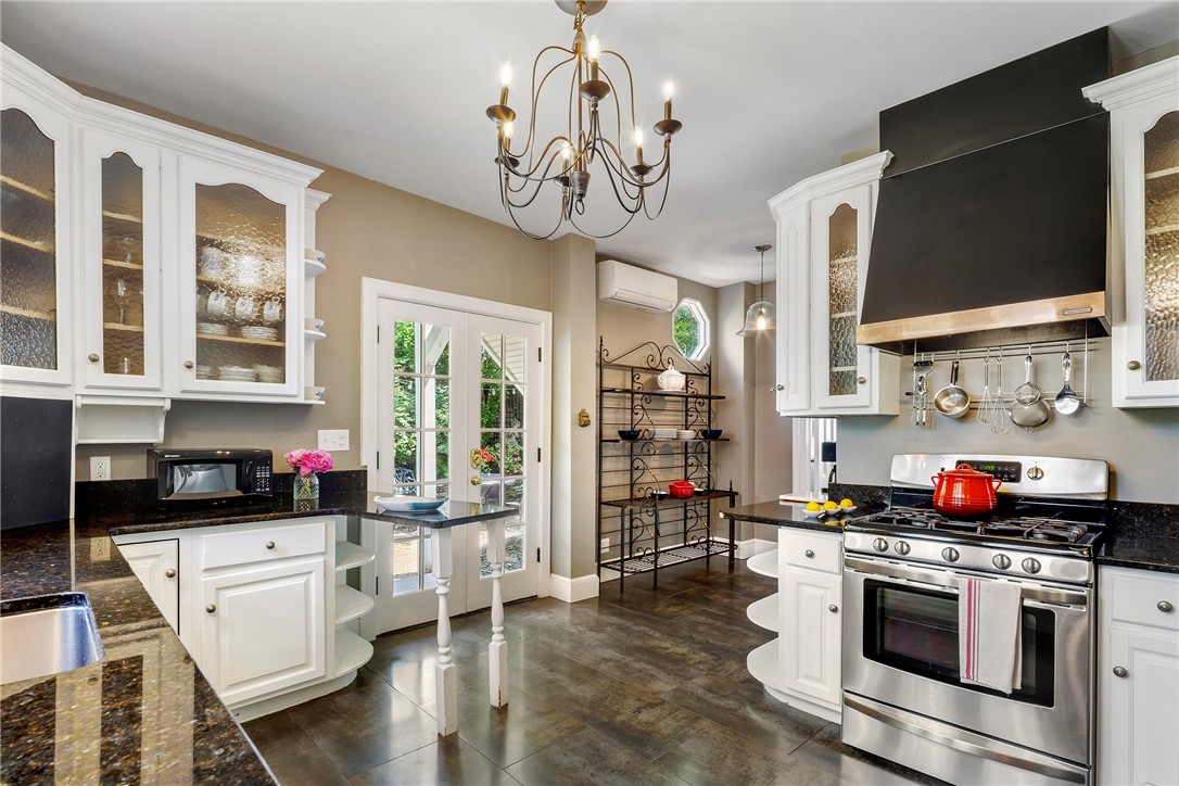 60 Division Street Newport, RI 02840 - Photo 12 of 44