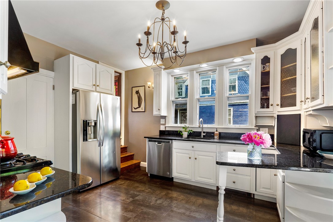 60 Division Street Newport, RI 02840 - Photo 13 of 44