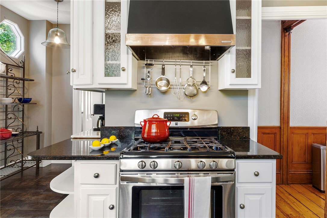 60 Division Street Newport, RI 02840 - Photo 15 of 44