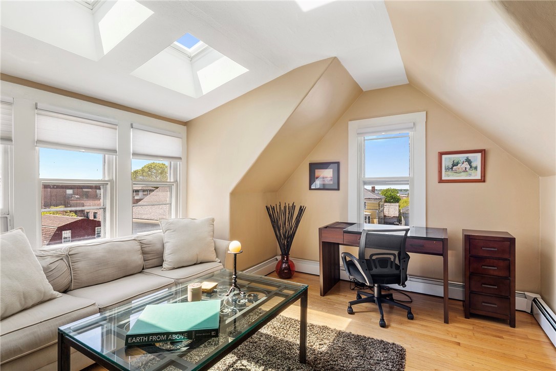 60 Division Street Newport, RI 02840 - Photo 29 of 44 3rd level apt