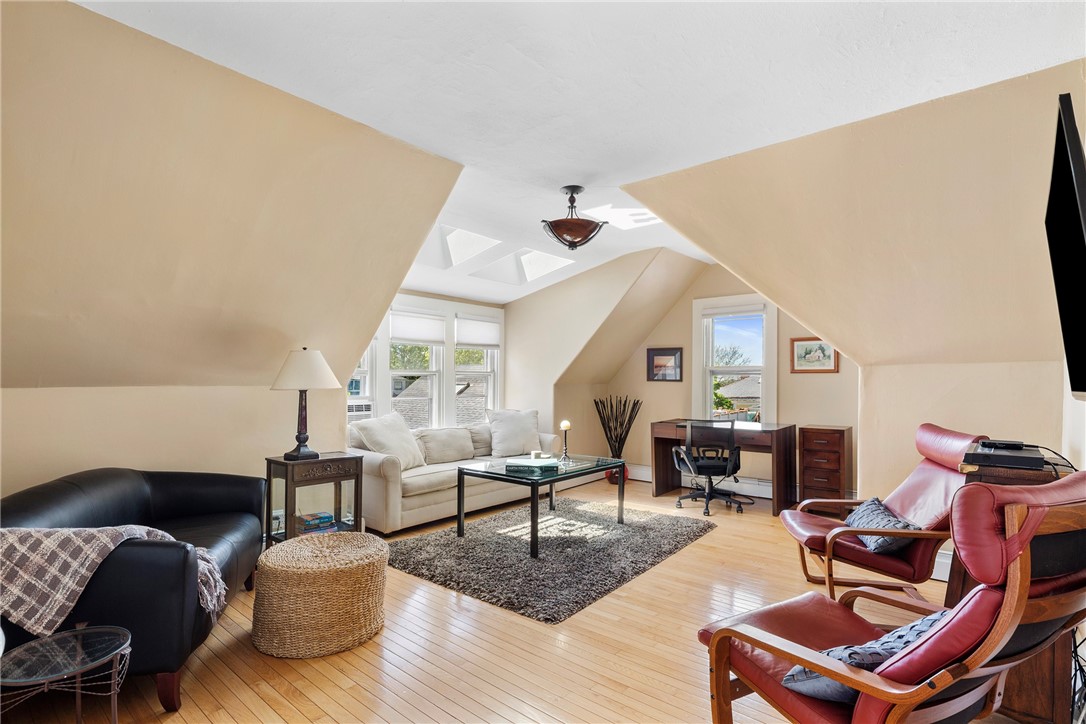 60 Division Street Newport, RI 02840 - Photo 30 of 44 3rd level apt