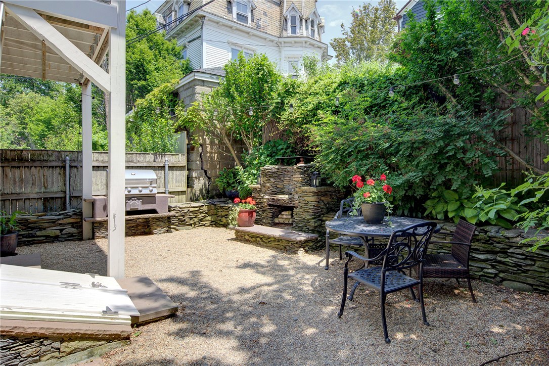 60 Division Street Newport, RI 02840 - Photo 40 of 44