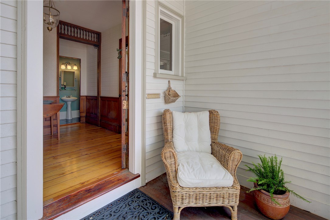 60 Division Street Newport, RI 02840 - Photo 4 of 44