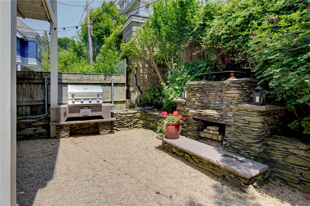 60 Division Street Newport, RI 02840 - Photo 41 of 44