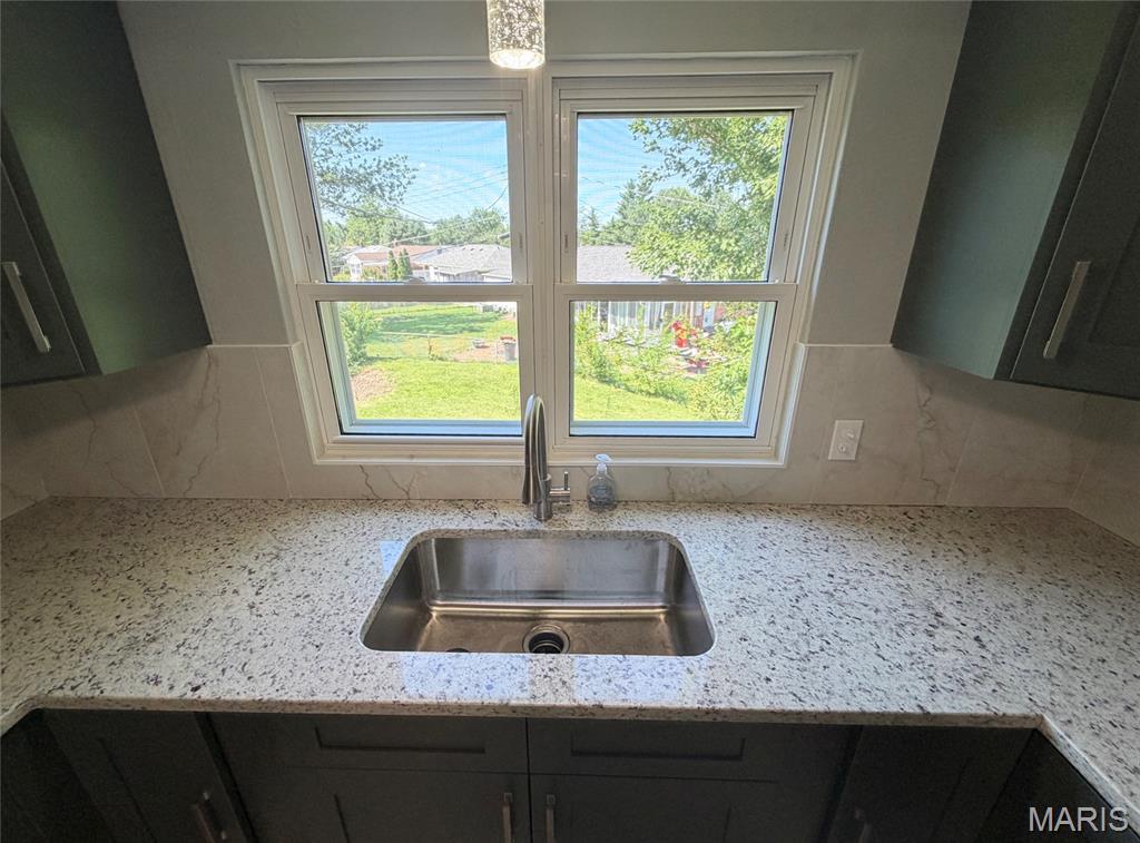 4828 Reavis Barracks Road St. Louis, MO 63123 - Photo 7 of 30