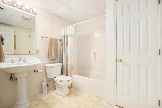 $349,900 | 131 Chauncey Court, Marshall, MI 49068