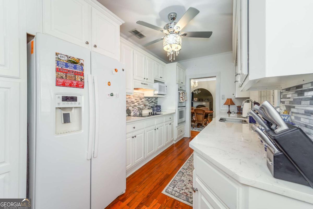 707 Euclid Avenue Waycross, GA 31501 - Photo 10 of 42