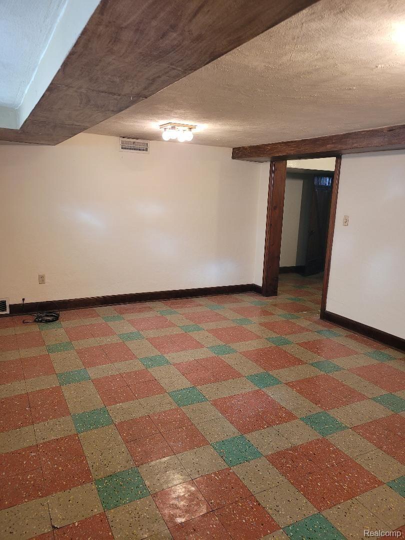16534 Huntington Road Detroit, MI 48219 - Photo 18 of 20 Recreation Room