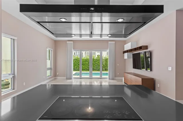 $9,500 | 8415 Northwest 34th Street, Doral, FL 33122